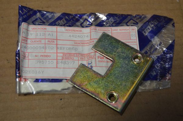 Ref. 4424074 Reforço da Porta da base traseira Fiat  NOVO
