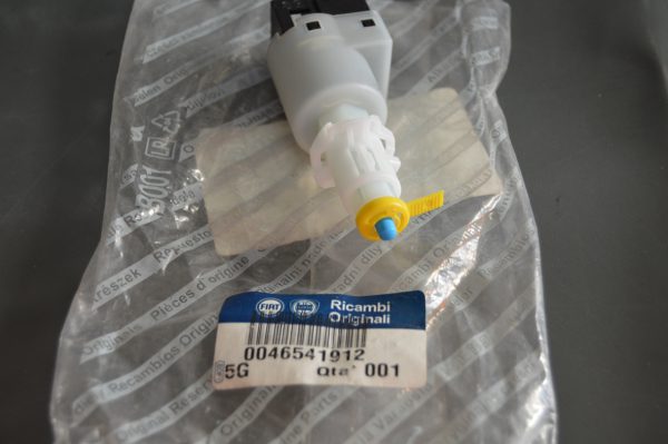 Ref: 46541912 Interruptor de Luz de Stop Fiat Marea, Palio, Punto, Brava, Braea, Marea, Strada NOVO - Imagen 3