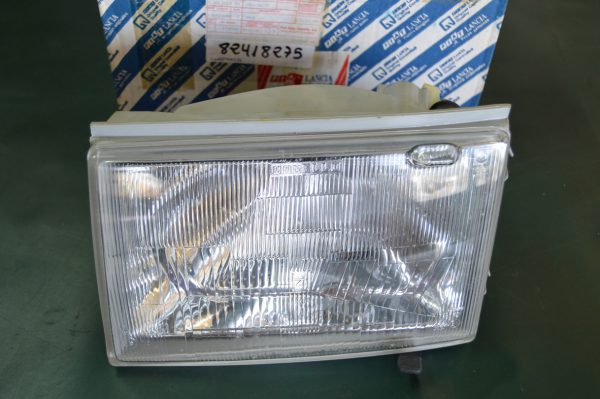 Ref. 82418275 Farol Dianteiro - Fiat NOVO