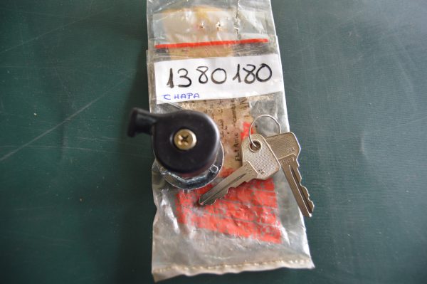 Ref. 1380180 Fechadura Porta Luvas c/ chave Fiat 124 NOVO - Imagen 3
