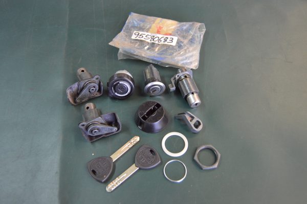 Ref. 95580683 Jogo de Fechaduras Lancia Delta HF 16V NOVO