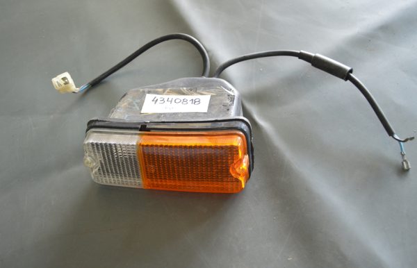 Ref. 4340818 Farol com Indicador Direito Fiat 127 NOVO
