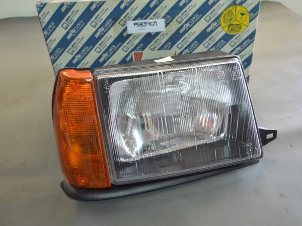 Ref. 7583901 Farol Dianteiro Direito Lancia Y10 NOVO