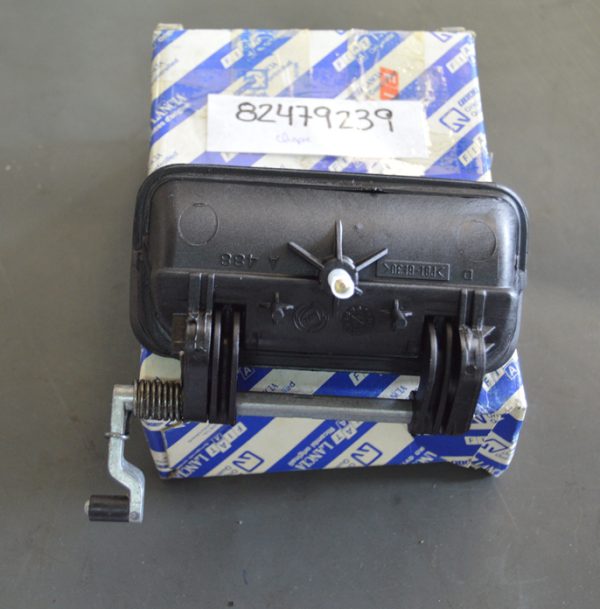 Ref. 82479239 Manípulo Lancia Delta NOVO - Imagen 2