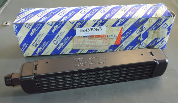 Ref. 82434065 Radiador de Óleo do Motor Lancia Thema Turbo 16V (88-92) NOVO