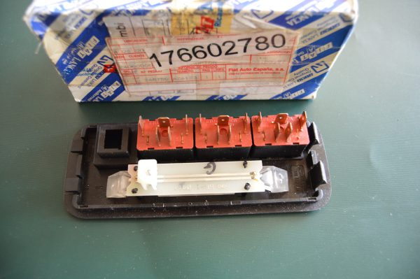 Ref. 176602780 Interruptor Dianteiro Esquerdo Fiat, Lancia NOVO - Imagen 2
