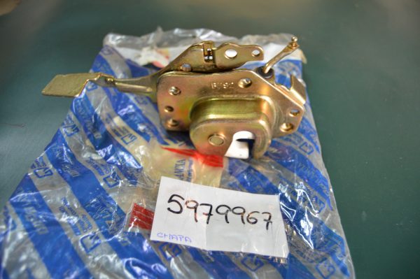 Ref. 5979967 Fechadura Porta Dianteira Direita Fiat NOVO
