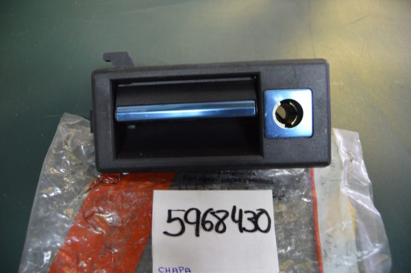 Ref. 5968430 Pega da Porta Frontal Dianteira Direita Fiat Regata NOVO