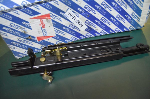 Ref. 46994304 Guia Deslizante do Assento Dianteiro Direito Fiat Bravo NOVO - Imagen 2