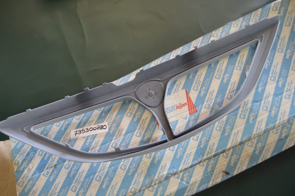 Ref. 735300780 Grade de Radiador para Pintar Lancia Y NOVO - Imagen 2