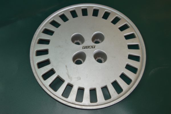 Ref. RCR03 Tampa Roda 14" 4 Parafusos Fiat NOVO