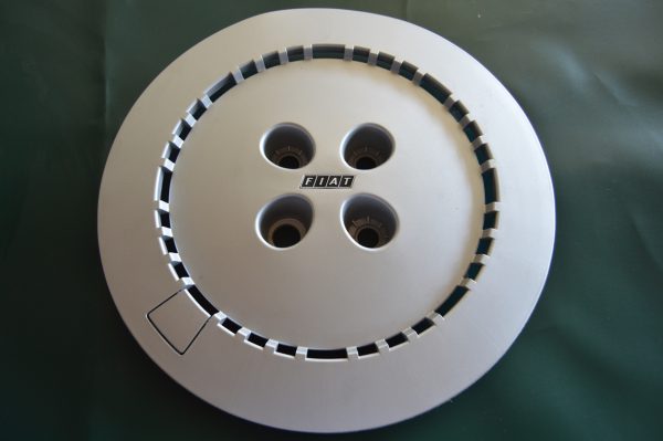 Ref. 7585122 Tampa Roda 13" 4 Parafusos Fiat NOVO
