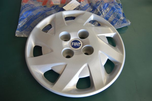 Ref. 46759181 Tampa roda 13" 4 Parafusos Fiat Punto NOVO