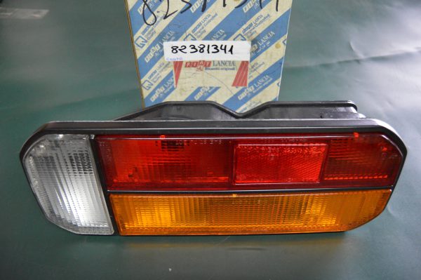 Ref. 82381341 Farolim Traseiro Esquerdo Lancia Beta Coupé NOVO