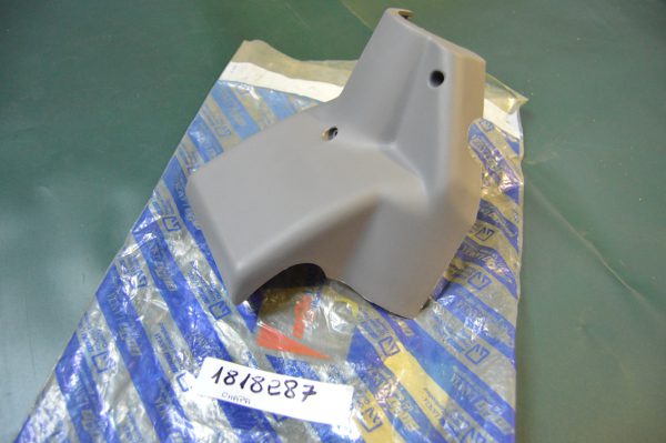Ref. 1818287 Revestimento Painel de Coluna de Direcção Fiat Cinquecento NOVO
