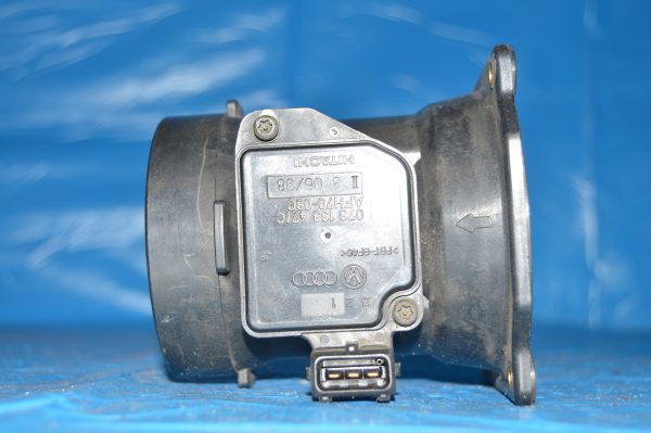 Ref. 078133471C Medidor de Massa de AR HITACHI Volkswagen, Audi - Imagen 2