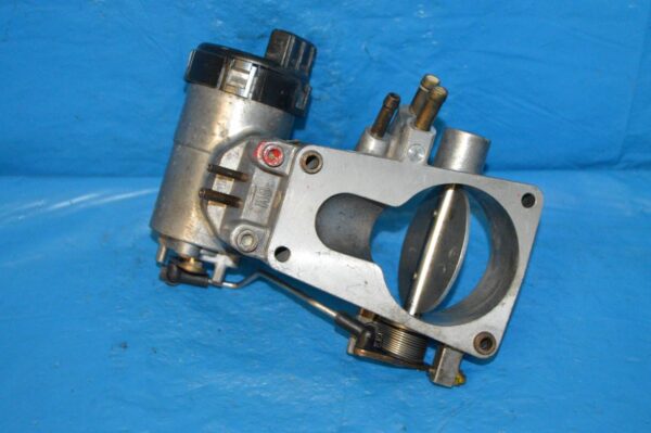 Ref. 90409812 Corpo de Borboleta Opel Astra F 2.0