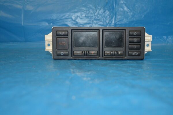 Ref. 8D0820043F Comando Controlo do Ar Condicionado Audi