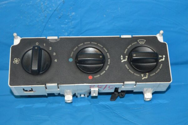 Ref. 810500233F Comando Controlo do Ar Condicionado Peugeot 306