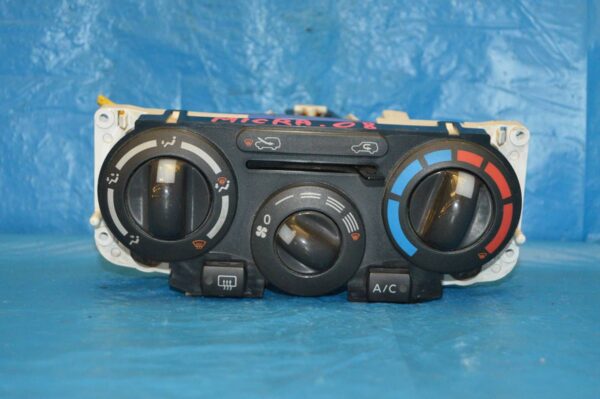 Ref. N105898F Comando Controlo do Ar Condicionado Nissan