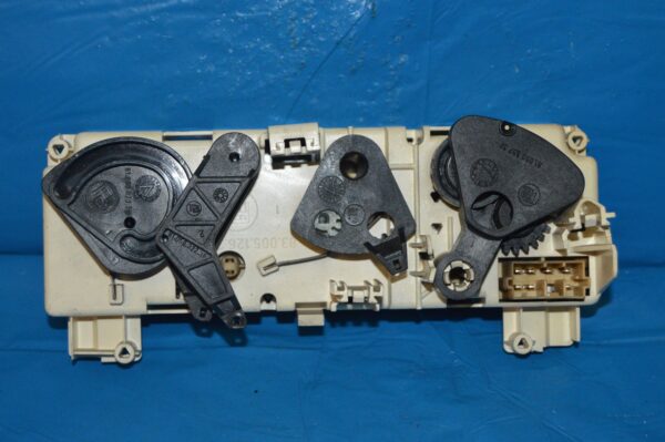 Ref. 830051263F Comando Controlo do Ar Condicionado Peugeot 306 - Imagen 2
