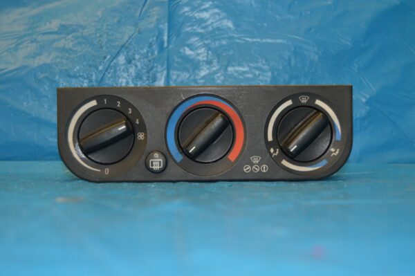 Ref. 64111393870Comando Controlo do Ar Condicionado Renault