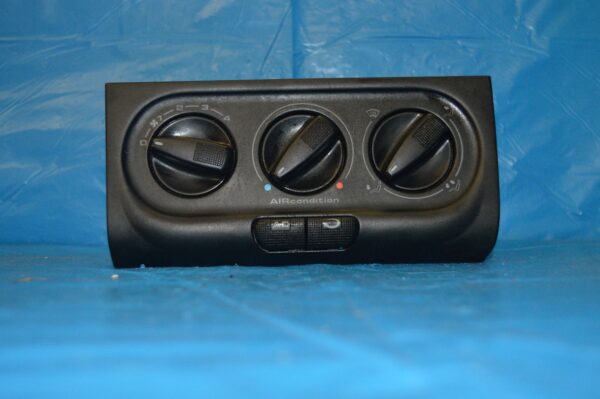 Ref. 3A0820045A Comando Controlo do Ar Condicionado Volkswagen Passat