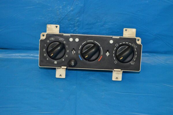 Ref. 810621263F Comando Controlo do Ar Condicionado Citroen Xsara (N1)