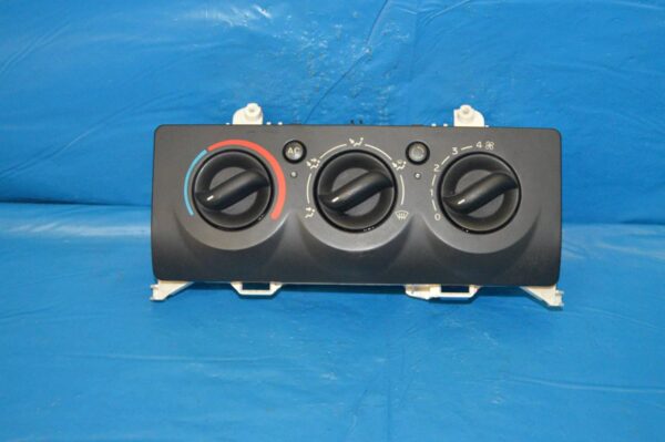 Ref. 8200147160 Comando Controlo do Ar Condicionado Renault Clio II