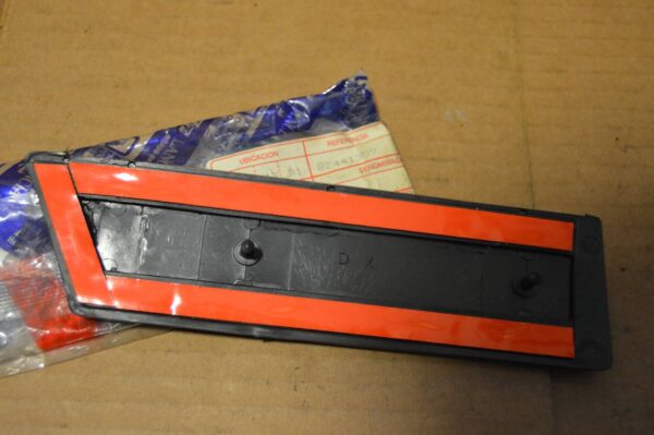 Ref: 82441359 Friso com emblema Lateral - Lancia Thema NOVO - Imagen 2