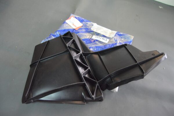 Ref; 5972763 Resguardo da Roda - Fiat Ritmo  NOVO