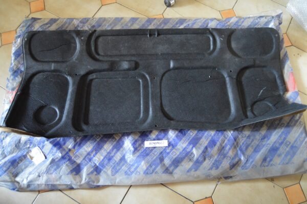 Ref; 82409028 Isolamento do Capôt - Lancia Delta Lx 4Wd NOVO
