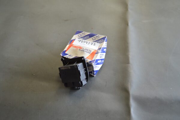 Ref; 9939273 Motor Intermitente do Limpa Vidros - Fiat  NOVO