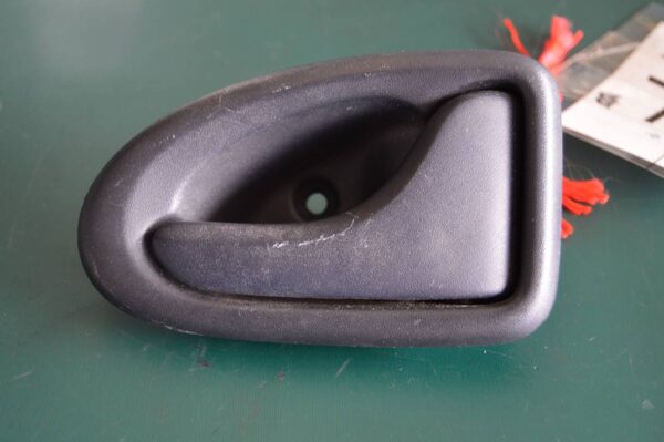 Ref: 7700830079 Puxador interno da frente direito Renault, Dacia, Iveco, Nissan, Opel