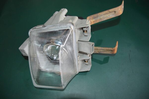 Ref: 08-442-2001 Farol de nevoeiro Esquerdo Opel Astra F