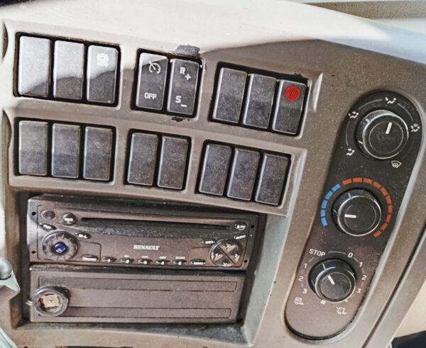 Camião - Renault Midlum Plataforma Elevatória - Imagen 6