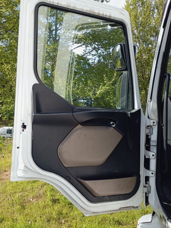 Camião - Renault Midlum Plataforma Elevatória - Imagen 4