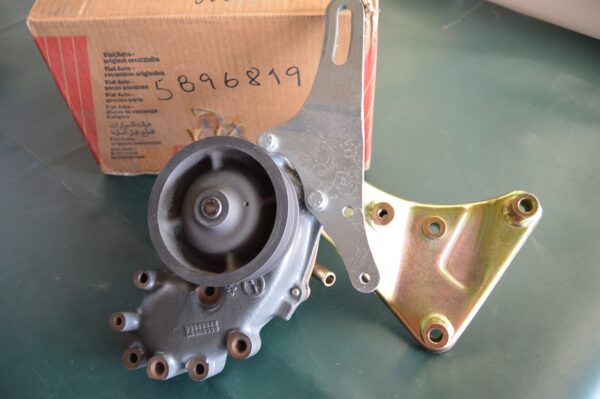 Ref: 5896819 Bomba de Água - Fiat, Lancia NOVO