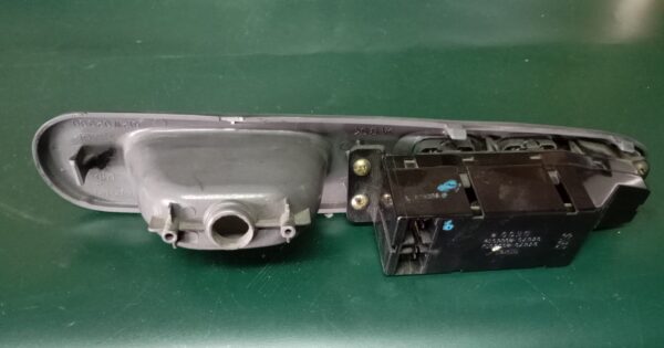 Ref: 9357029550 Interruptor do vidro elétrico Dianteiro Esquerdo - Hyundai Elantra  USADO - Imagen 2