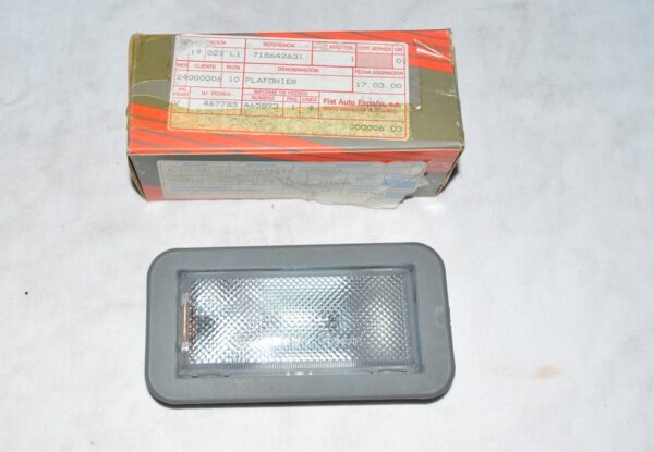 Ref: 718642631 Luz de Teto Interior - Fiat  NOVO