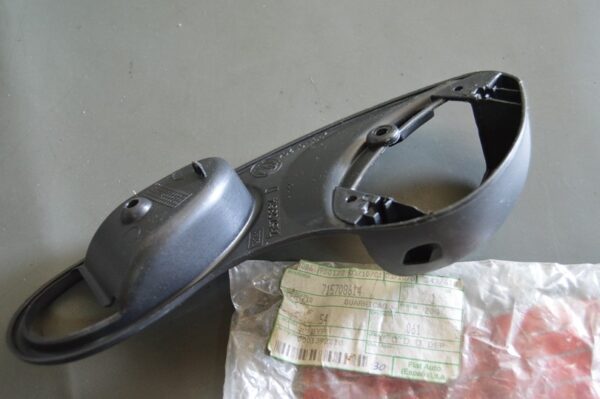 Ref: 715708614 Moldura Maçaneta Dianteira Direito - Fiat  NOVO - Imagen 2