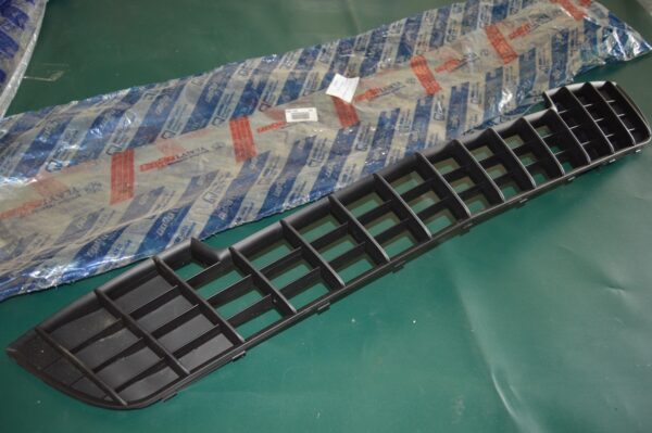 Ref: 735365844 Grelha do Para-Choque Dianteiro - Lancia Y NOVO