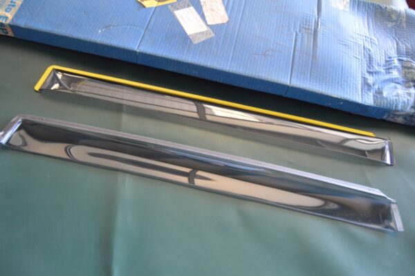 Ref: 50900195 Defletor Janela Traseira - Fiat Multipla NOVO